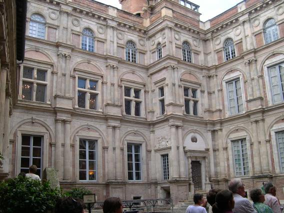  Cour intérieure de l'hôtel d'Assézat